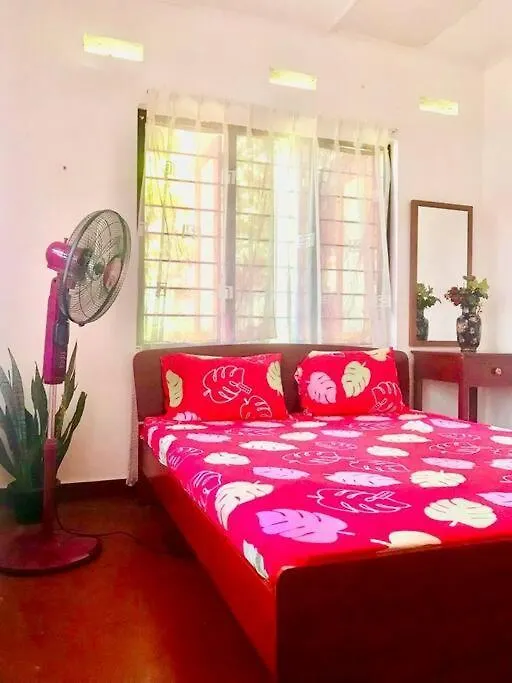 Streamside Sanctuary - Home Stay Talatuoya Sri Lanka