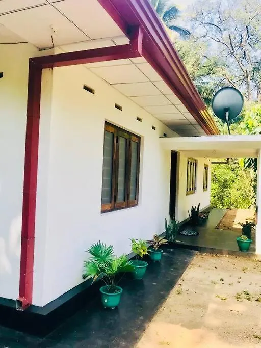 Streamside Sanctuary - Home Stay Talatuoya 0*,  Sri Lanka